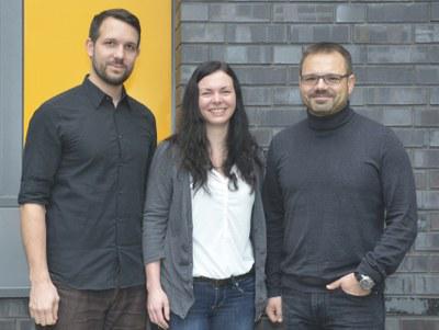 Joël Charles, Jeannette Fuchs und Prof. Dr. Thorsten Stiewe 