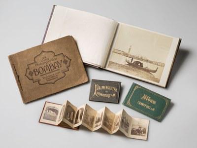 Objekte aus der „Bibliothek zur Photographie, Collection Dr. H. Krauss“