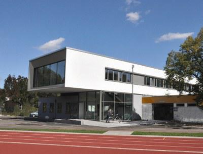 Der Erweiterungsbau des Bereichs "Medzin, Training und Gesundheit" und des Zentrums für Hochschulsport (Architekturbüro Harald Neu)