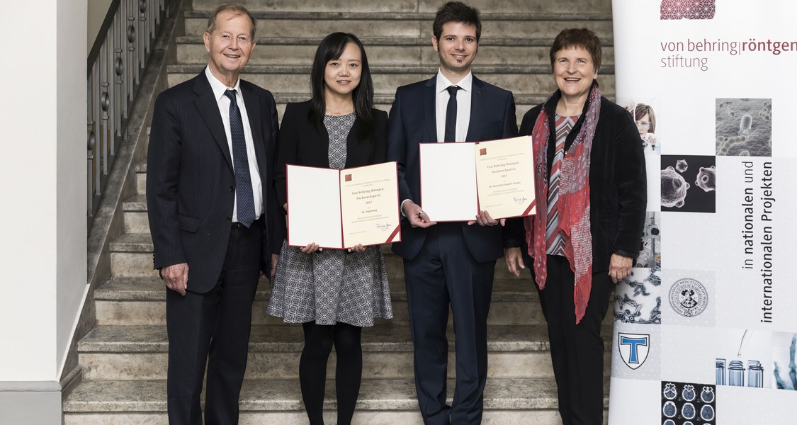 Gruppenfoto mit Preisträgern