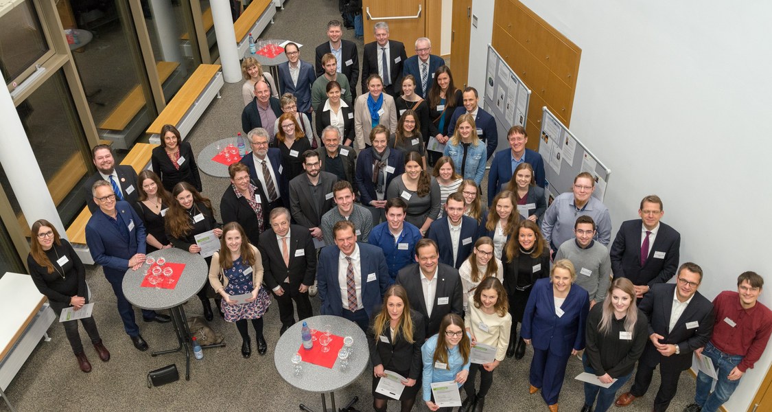 Gruppenfoto beim der feierlichen Vergabe