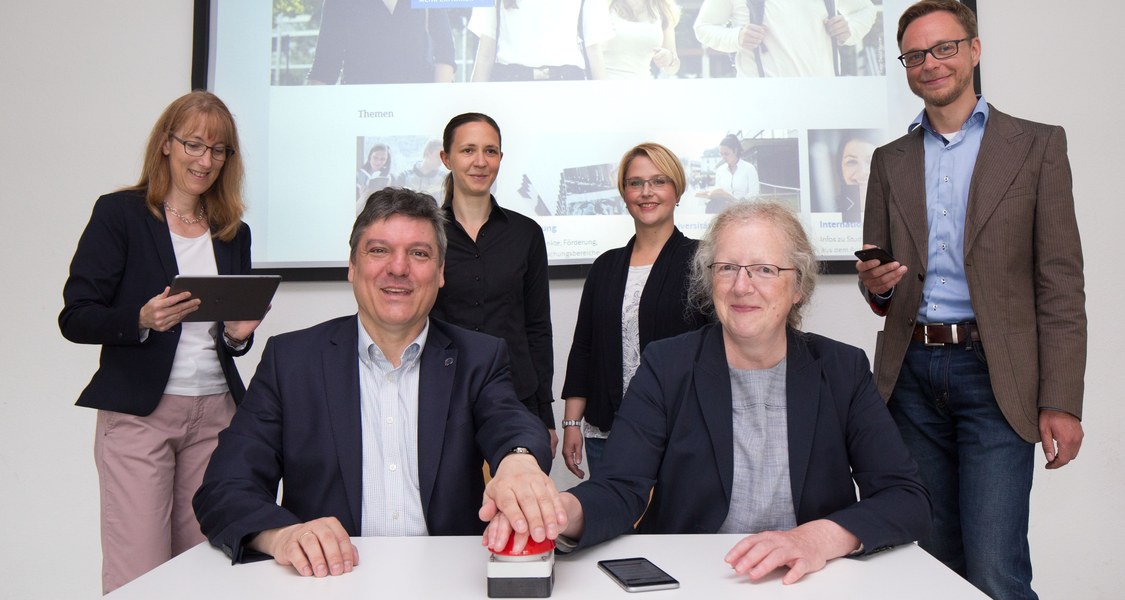 symbolischer Start des neuen Web-Auftritts