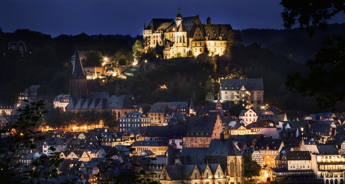 Nächtliche Ansicht auf das Landgrafenschloss Marburg