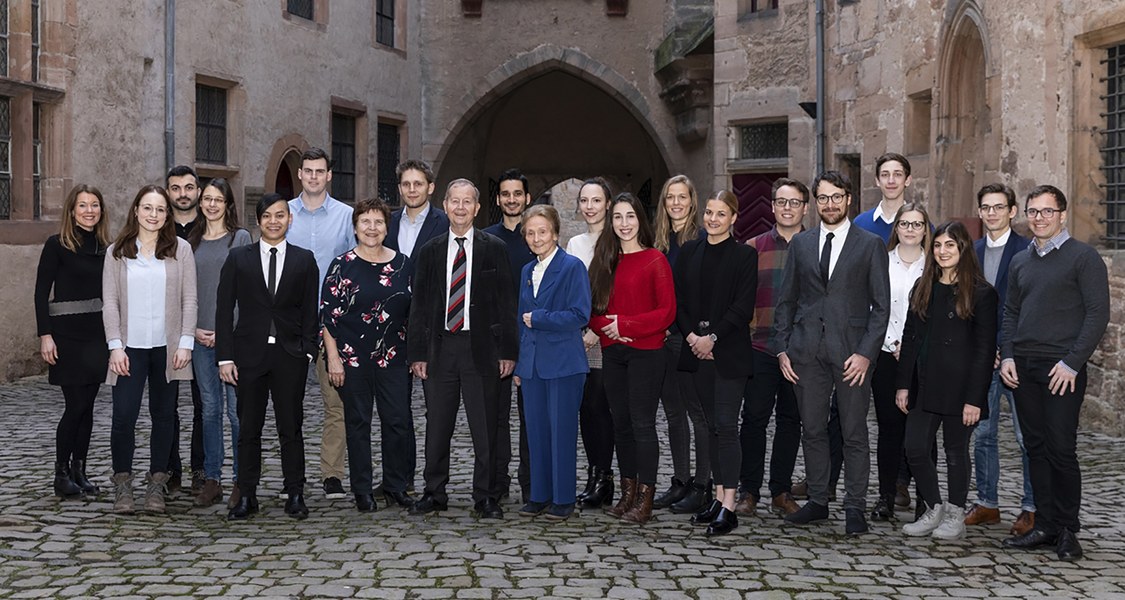 Gruppenfoto der Stipendiatinnen und Stipendiaten