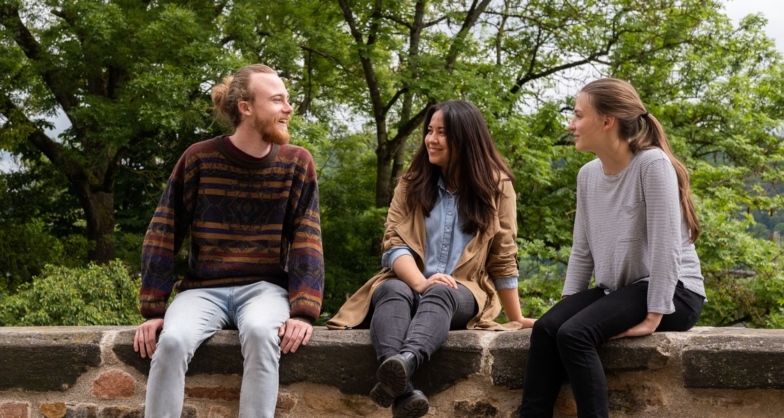 Foto von eine Gruppe von Studierenden