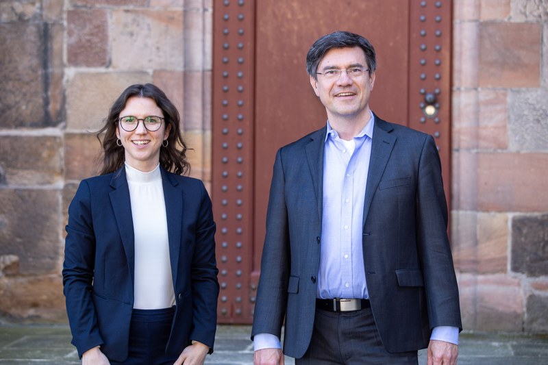 Professor Tobias Helms und Dr. Susanne Schenider vom Marburger Fachbereich Rechtswissenschaften beteiligten sich an Studie zu Betreuungsmodellen für Scheidungskinder.