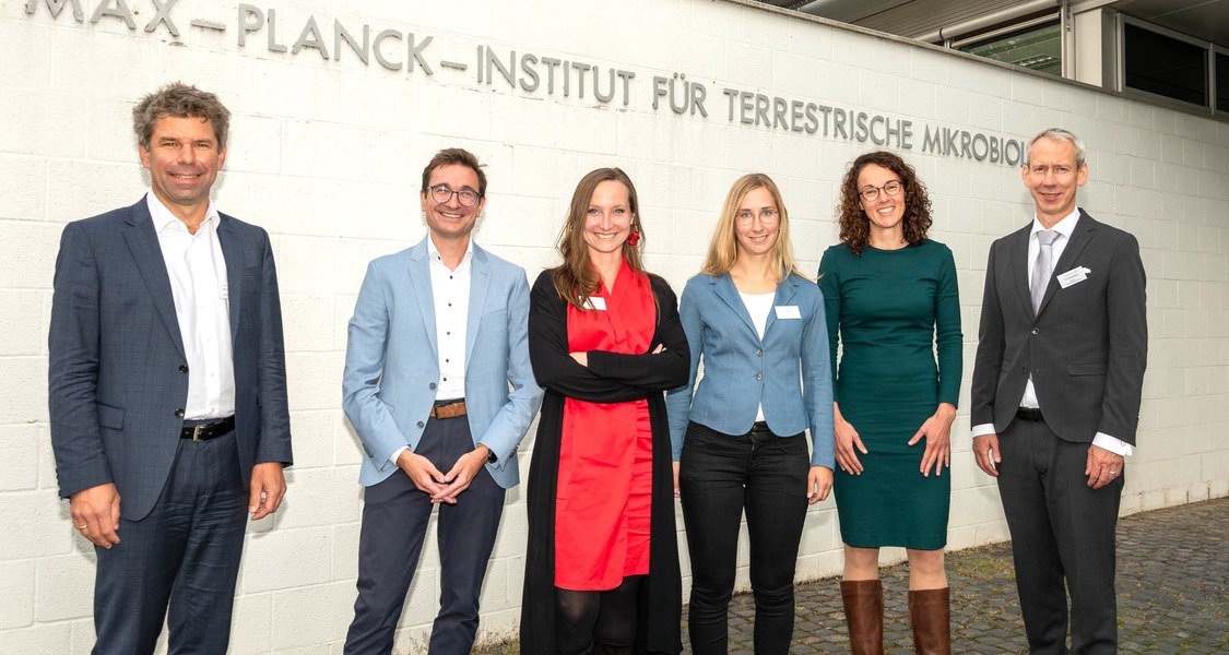 Gruppenfoto bei Eröffnung