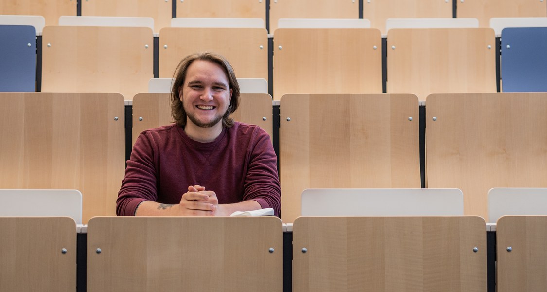 Foto eines Studenten im Hörsaal