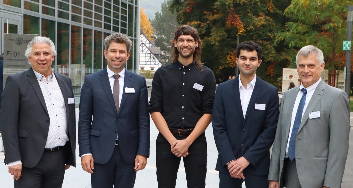 Gruppenfoto mit den beiden Preisträgern