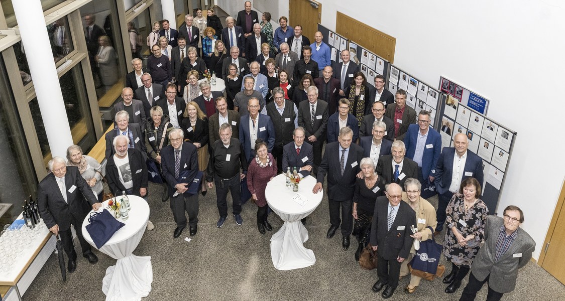 Gruppenfoto mit Jubilarinnen und Jubilaren