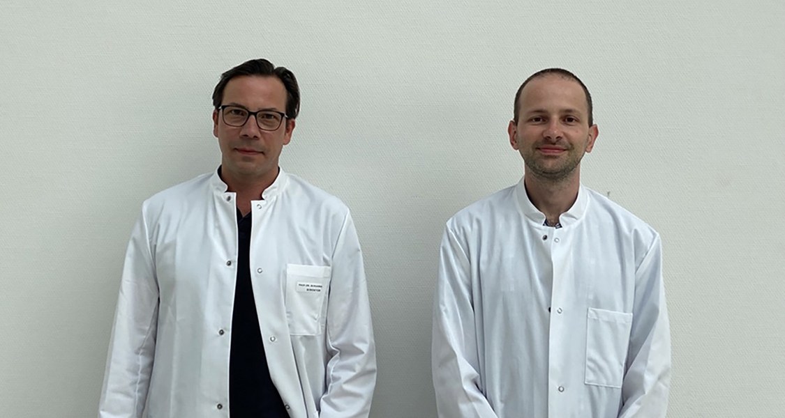 Professor Dr. Johannes Schumacher und Dr. Carlo Maj von der Philipps-Universität gehören zu den Leitautoren einer Studie über die genetischen Grundlagen von Speiseröhrenkrebs. (Foto: Andrea Mohr