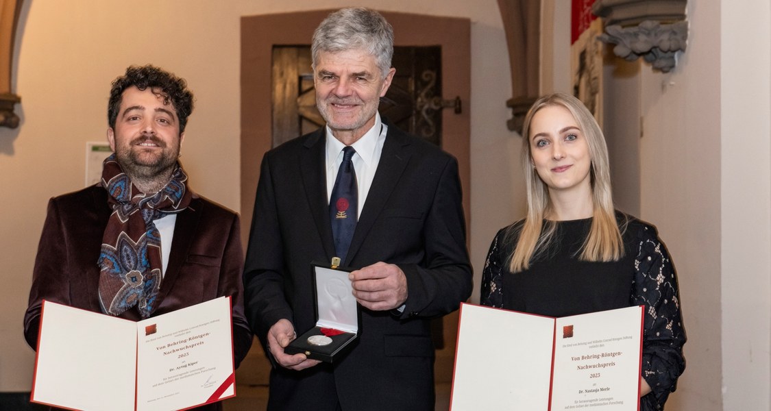 Gruppenfoto der Preisträger*innen