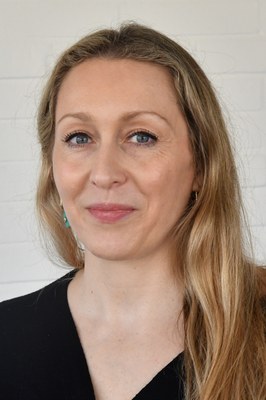 Porträt Prof. Dr. Christina Brüning