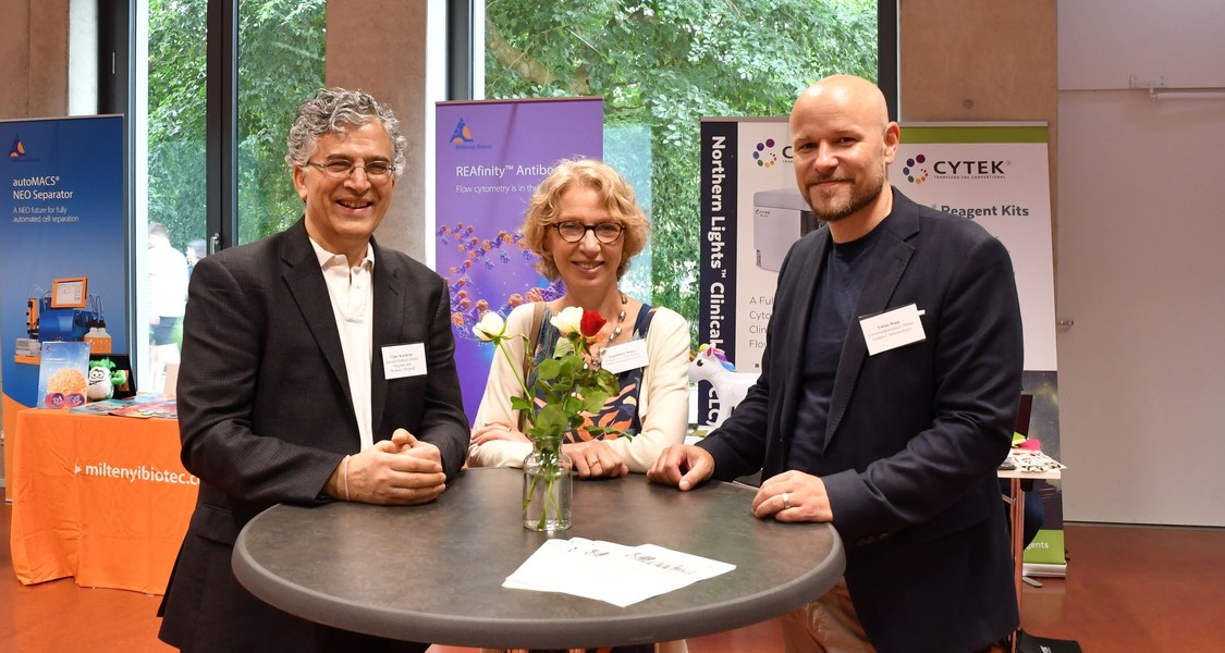 Gruppenfoto der Organisatoren und Ehrengäste der Fachtagung T-Cell-Meeting in Marburg