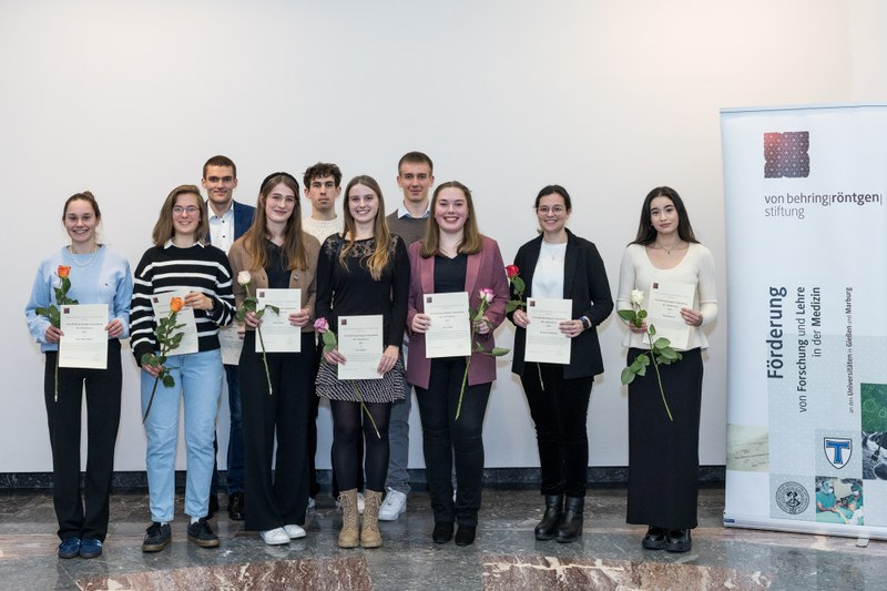 Gruppenbild mit den Abiturbesten 2024