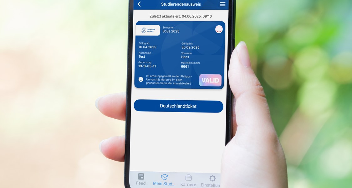 Smartphone mit digitalem Studierendenausweis