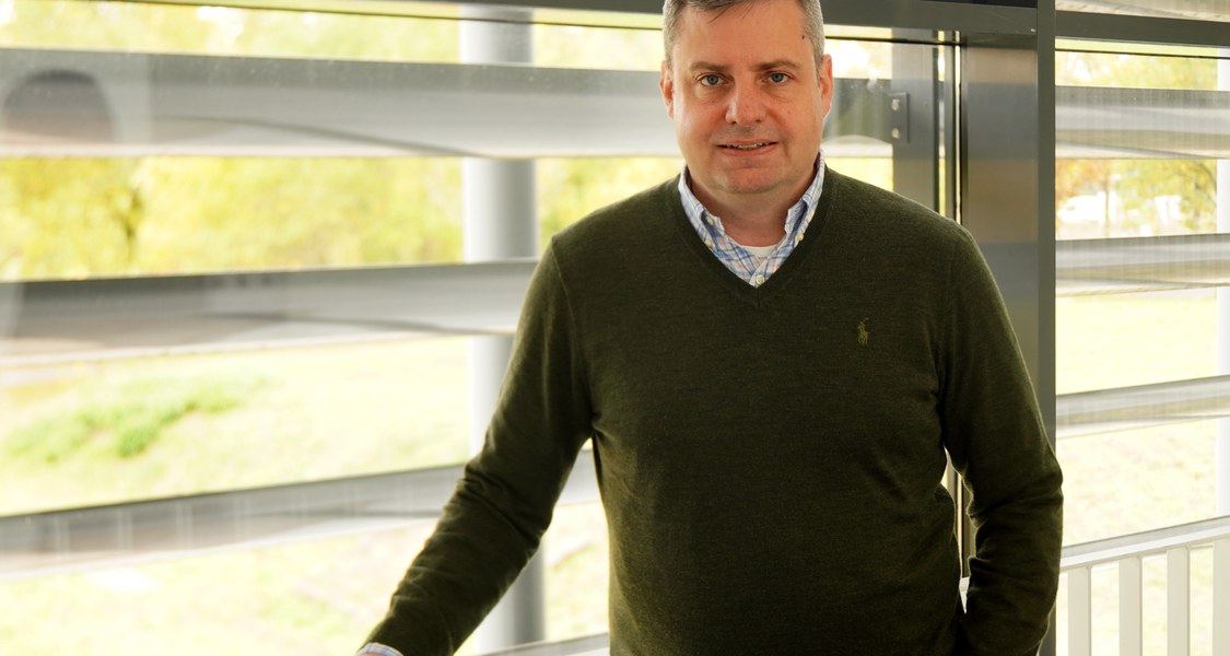 Porträtfoto Oliver Hantschel