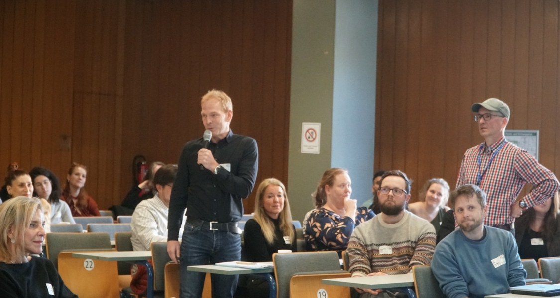 Menschen im Hörsaal