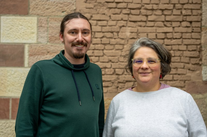 Halbporträt der beiden Personen (links Philipp Lindenstruth, rechts Katharina Völsch)
