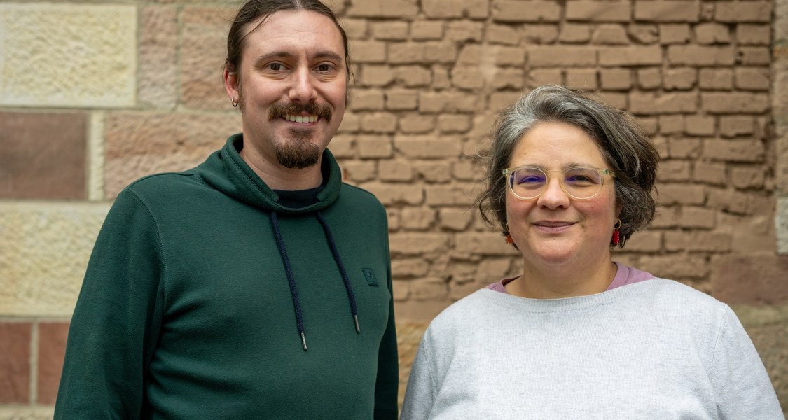 Halbporträt der beiden Personen (links Philipp Lindenstruth, rechts Katharina Völsch)
