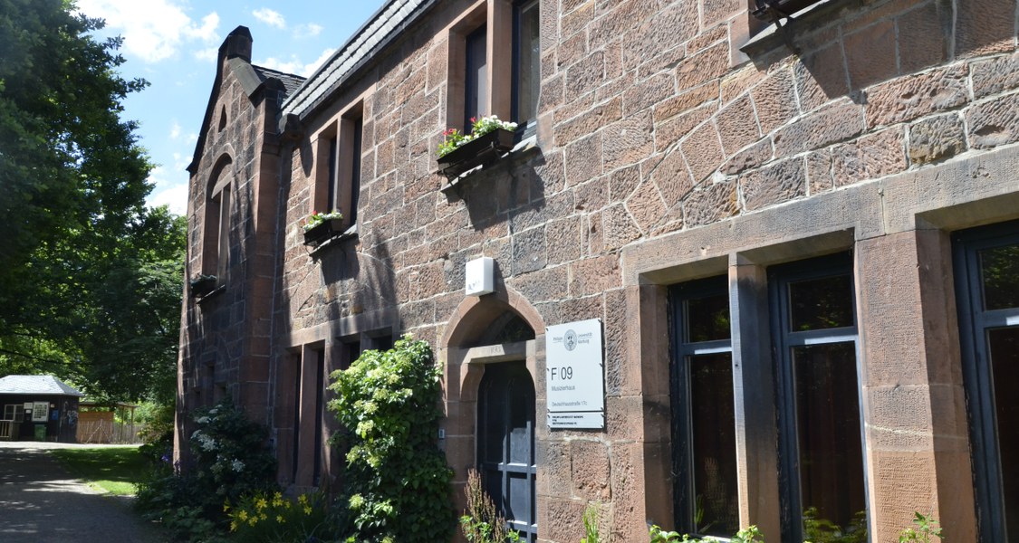 Das Musizierhaus im Alten Botanischen Graten von vorne