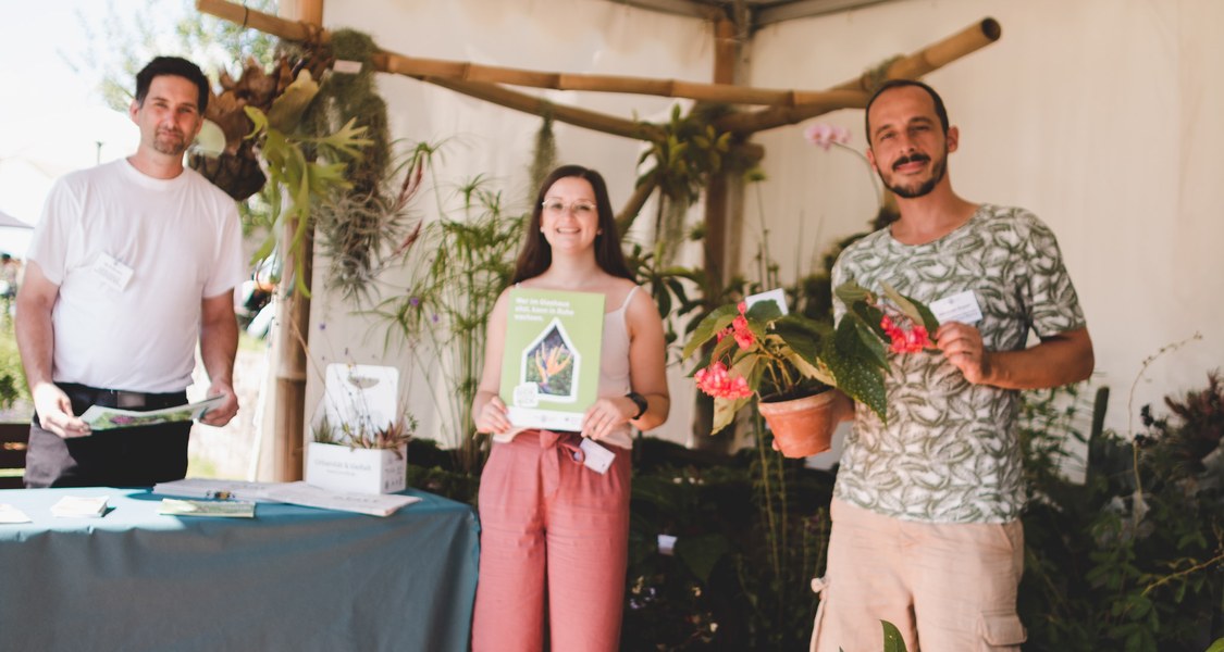 Das Bild zeigt das Team des Botanischen Gartens und der Spendenkampagne "Ich blüh für dich" auf dem Fürstlichen Gartenfest in Fulda.