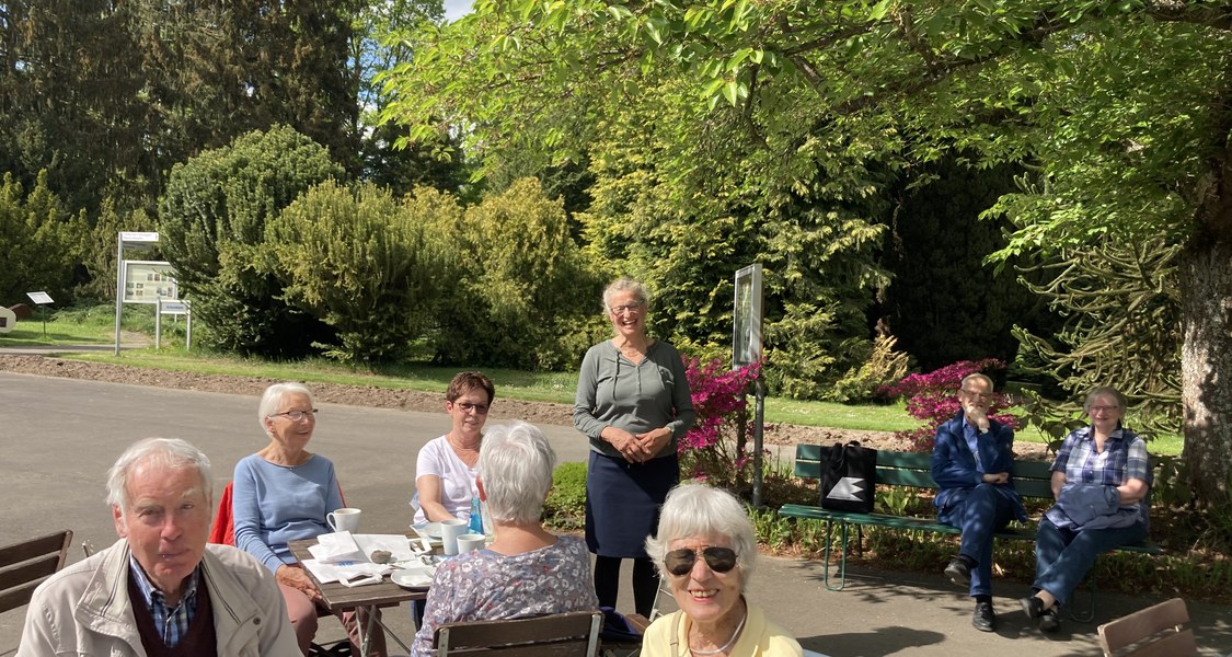 Am Freitag, 6. Mai, fand das Infotreffen zur Gartenreise mit Agapanthus-Reisen statt. Zu der Reise, die nur für Abo-Kund/innen der OP angeboten wurde (die OP unterstützt die Kampagne) haben sich 30 gartenbegeisterte Teilnehmer/innen angemeldet.