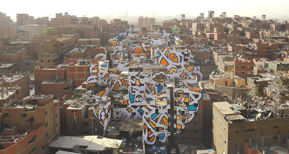 Graffiti "Perception" von eL Seed in Manshiyet Nasr, Kairo.