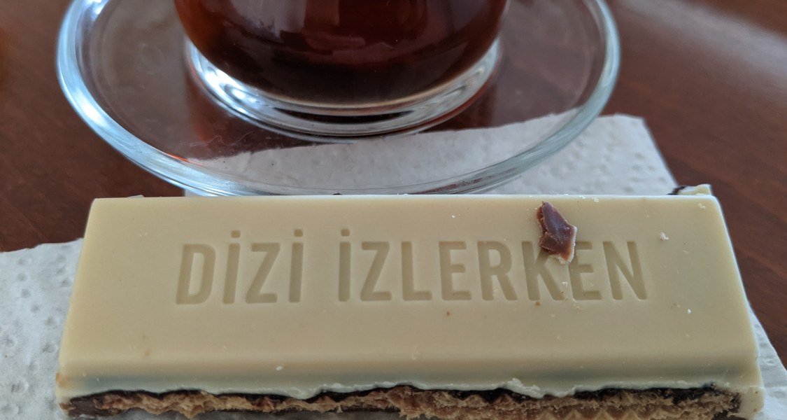 Dizi izlerken - “while watching dizi”