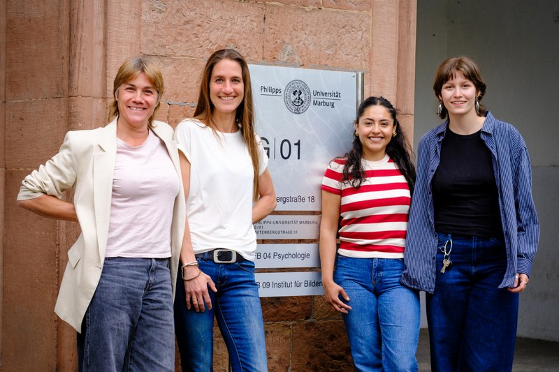 RISEher-Team von links nach rechts: Dr. Beatriz Arias Martín, Prof. Dr. Sarah Teige-Mocigemba, Ana Paula Ascencio Rodríguez und Lilly Crämer.