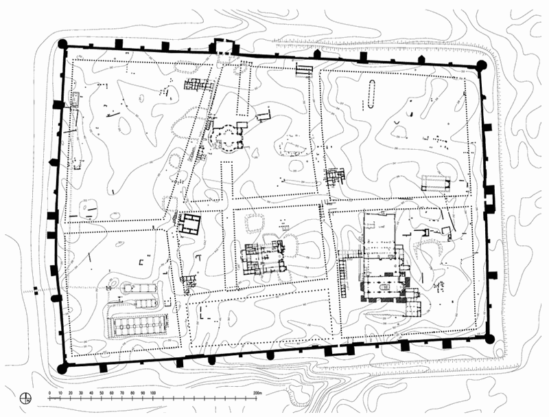 Stadtplan von Resafa. Die Anlage zeigt die monumentale Struktur der Stadt mit sakralen, urbanen und defensiven Bereichen.