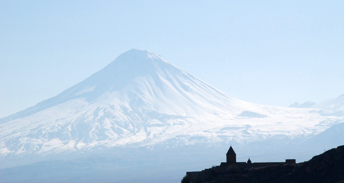 Artaxata in Armenien. Feldforschungen in einer hellenistischen Metropole in der Ararat Ebene