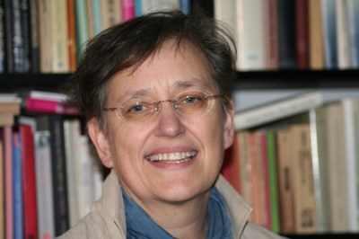 Dr. Julia Paulus