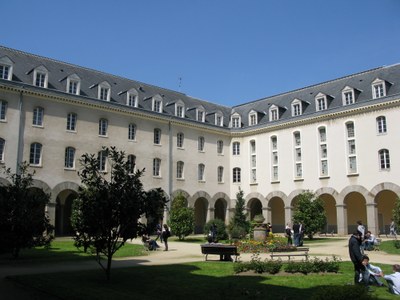 Université Rennes - cloitre faculté d'économie