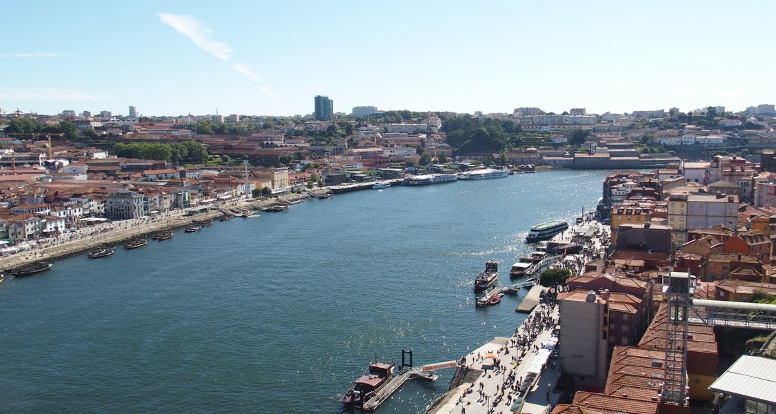 Aufnahme vom Fluss Duero in Porto, Portugal
