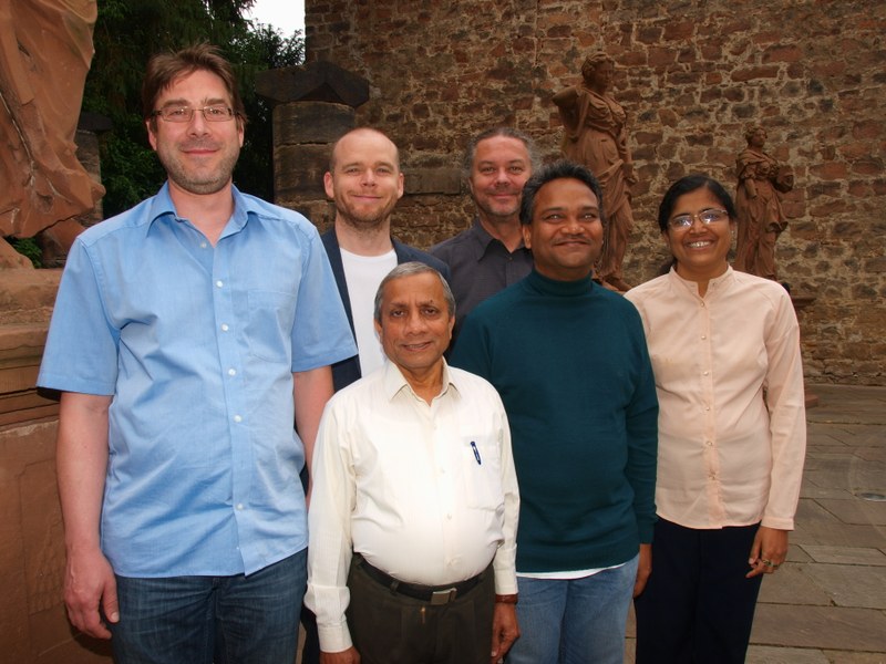 Gruppenfoto von Mitarbeitern der Marburger Indologie mit internationalen Partnern