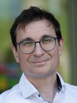 Portrait Prof. Tobias Erb