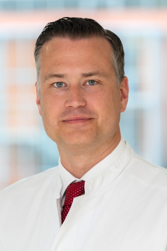 Leiter der Klinik für Anästhesiologie und operative Intensivmedizin