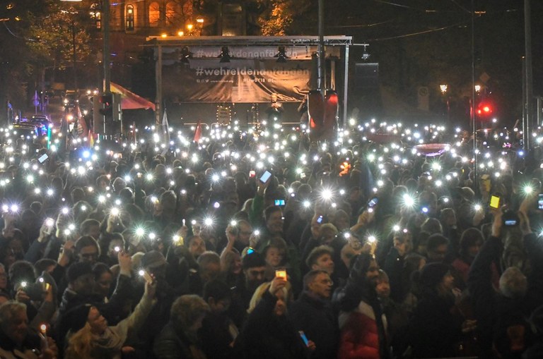 Demonstration gegen Rechtsextremismus unter dem Motto "Wehret den Anfängen"