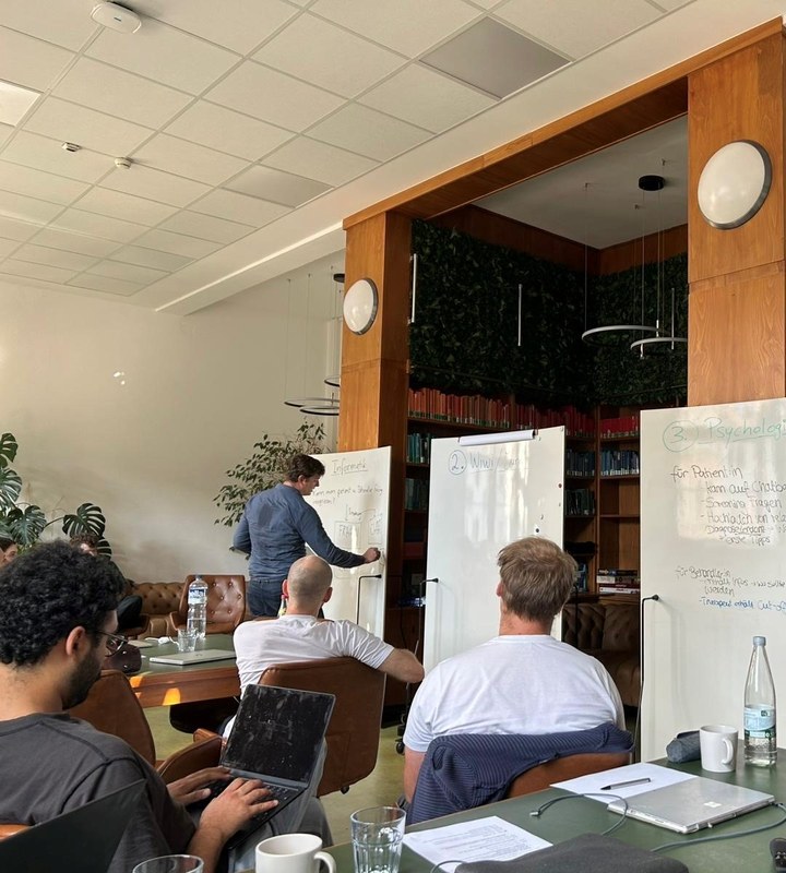Hackathon: KI & Autismus im Creative Space