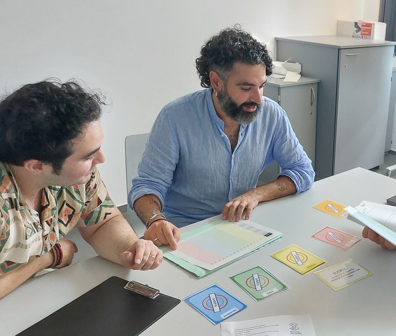 Dr. Alberto Sánchez-Pascuala (links) und Prof. Alejandro Majalí-Martínez während des PAGARAMI-Workshops.