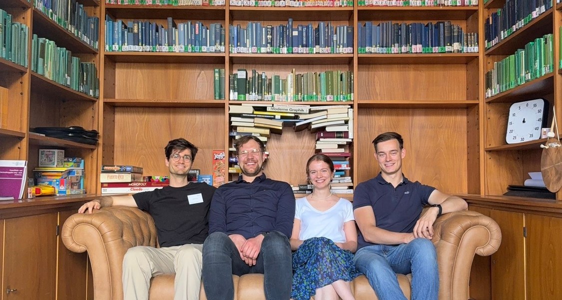 Das interdisziplinäre Team Kilian Stenzel, Johannes Wichmann, Sophie Kievernagel und Fabian Lechner (v.l.n.r.).