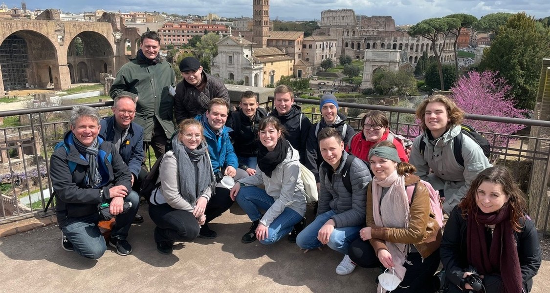 Gruppenfoto am Forum Romanum