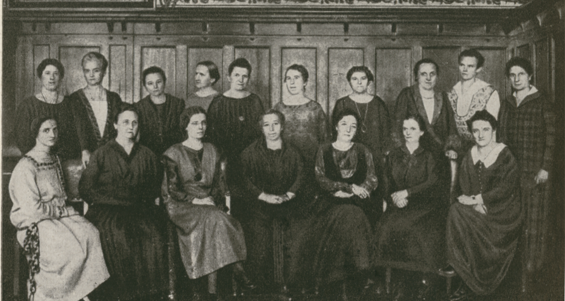 Weibliche Reichstagsabgeordnete der 3. Wahlperiode (1924-1928), u. a. Gertrud Bäumer, Marie Juchacz