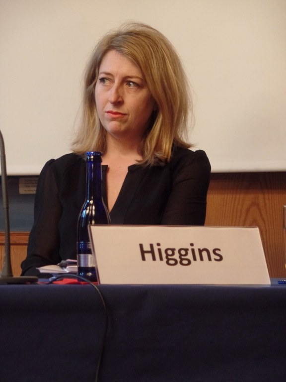 Gillian Higgins bei ihrem instruktiven Beitrag während der Panel-Diskussion zum Konferenzabschluss