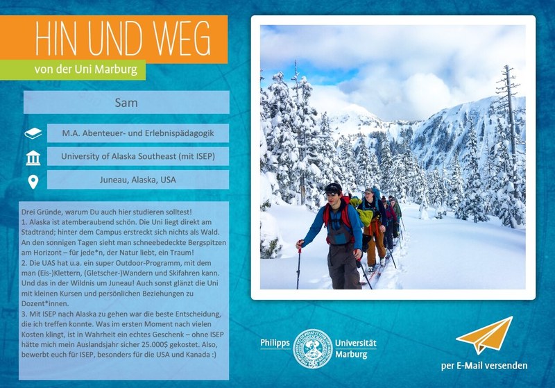 Eine Postkarte mit diversen Infos zum Auslandsaufenthalt in Alaska, USA. Das Foto auf der Postkarte zeigt fünf Erwachsene bei einer Schneeskiwanderung in einem verschneiten Wald. Der Postkarten-Text befindet sich auf der Detailseite.