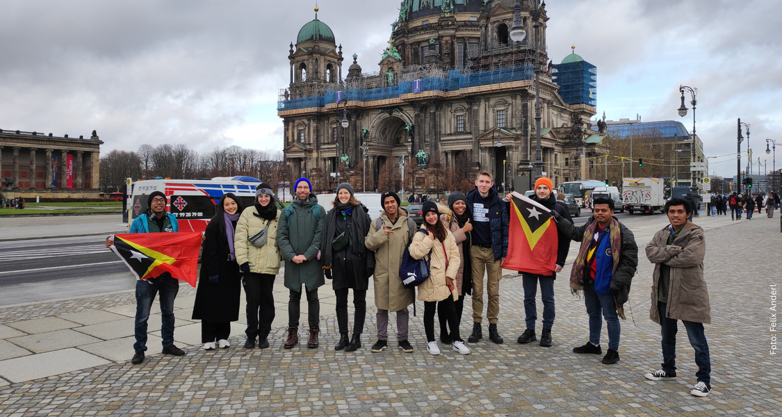 In December students from our partner university in Timor Leste went on an excursion to Berlin together with other exchange students from Ukraine, Japan and Spain.