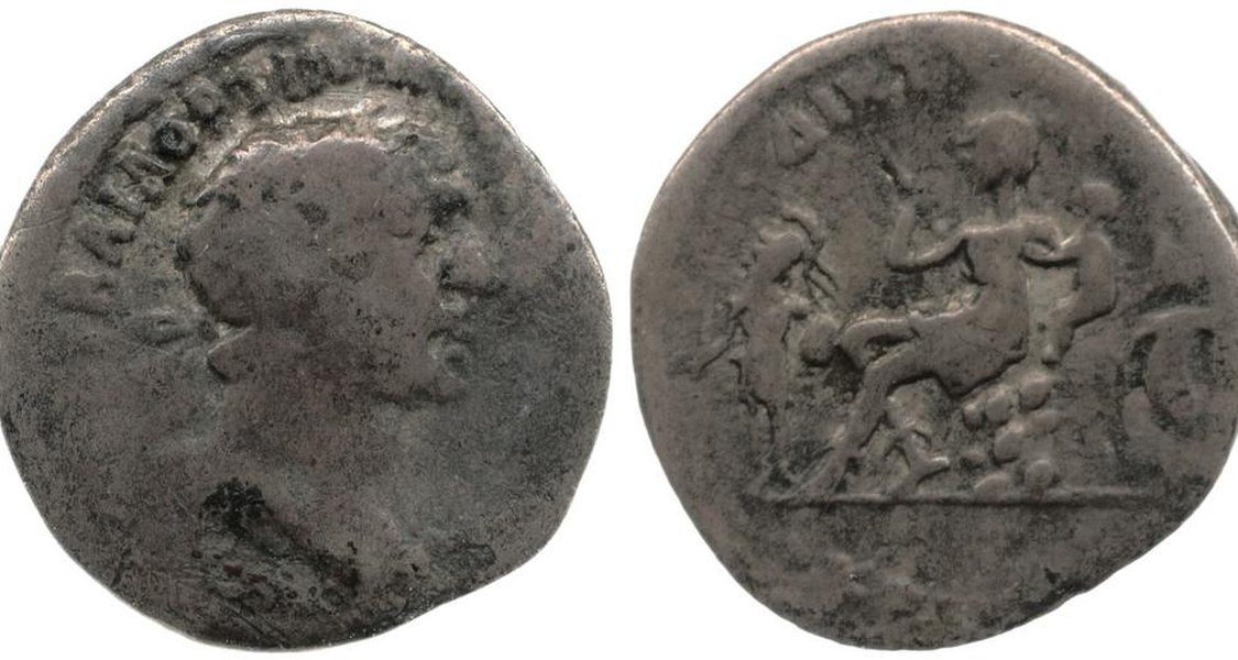 Traijanische Münze mit Darstellung der Diktynna