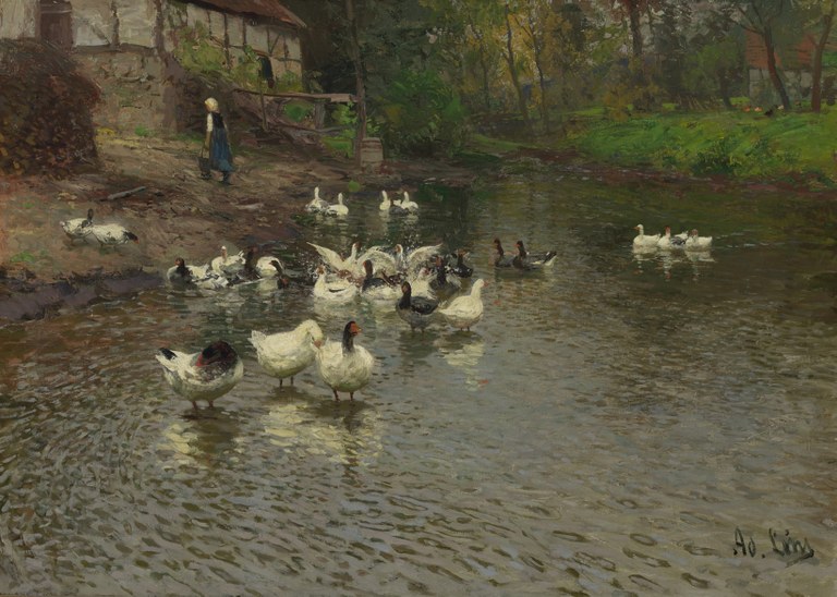 Das Gemälde zeigt eine Ansammlung Gänse, die sich auf einem Gewässer tummeln. Gesäumt wird der Teich von satten, grünen Wiesenhängen, Stall, Bäumen und Büschen.