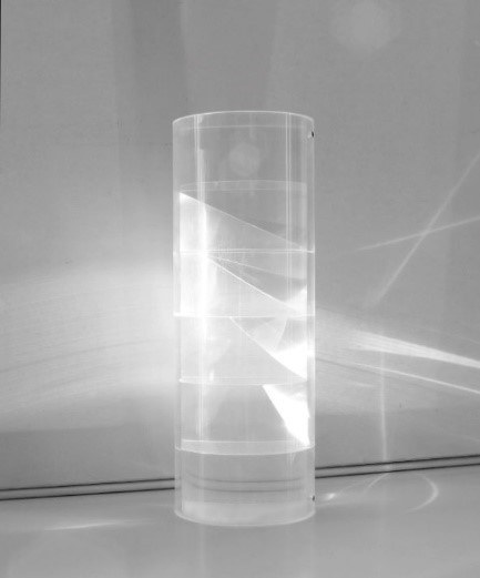 Plexiglas-Zylinders mit Lichtbrechung.